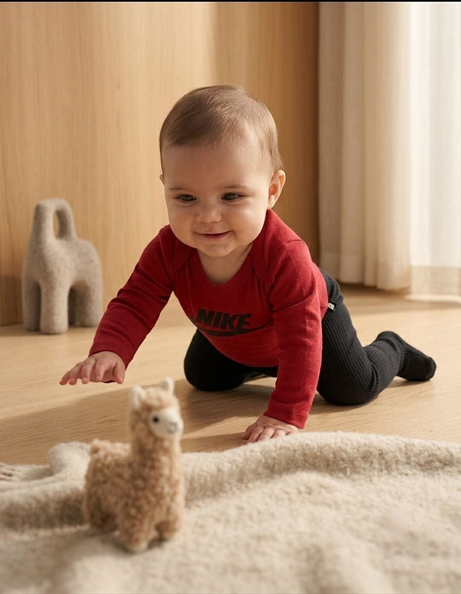 Nike 3 Piezas Bebé Niño — Camiseta, Pantalón y Gorrito Original